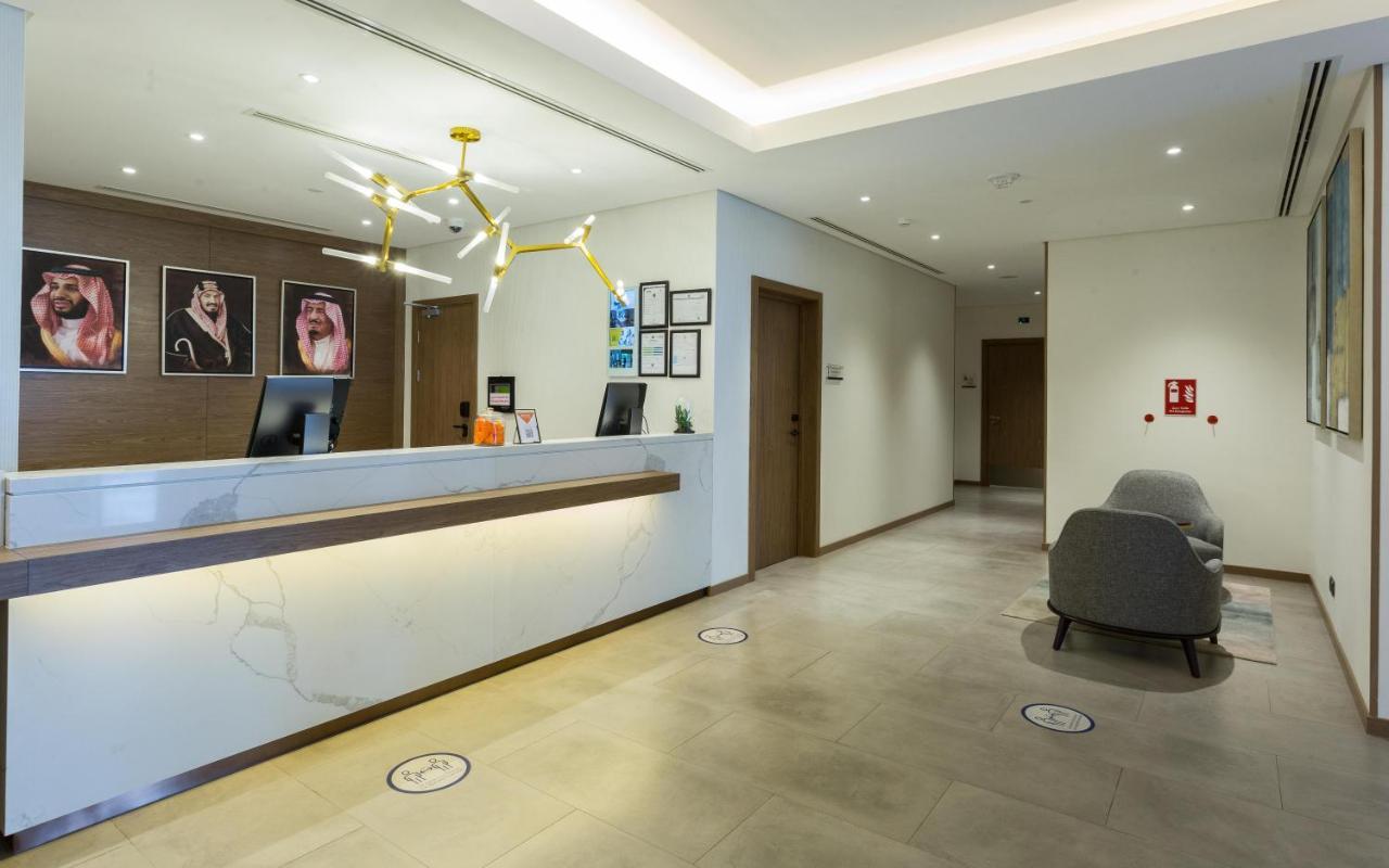 Comfort Hotel Jeddah King Road Exteriör bild