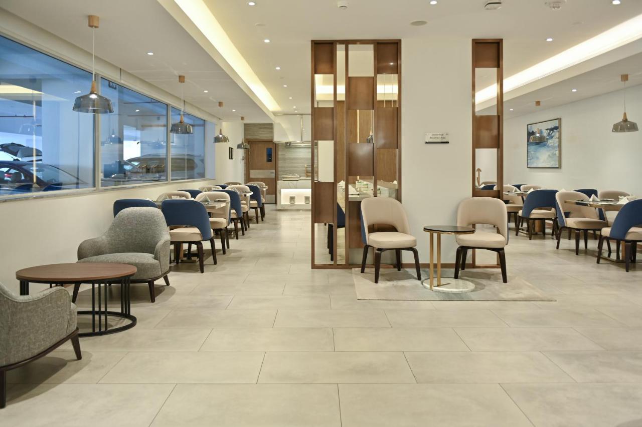 Comfort Hotel Jeddah King Road Exteriör bild