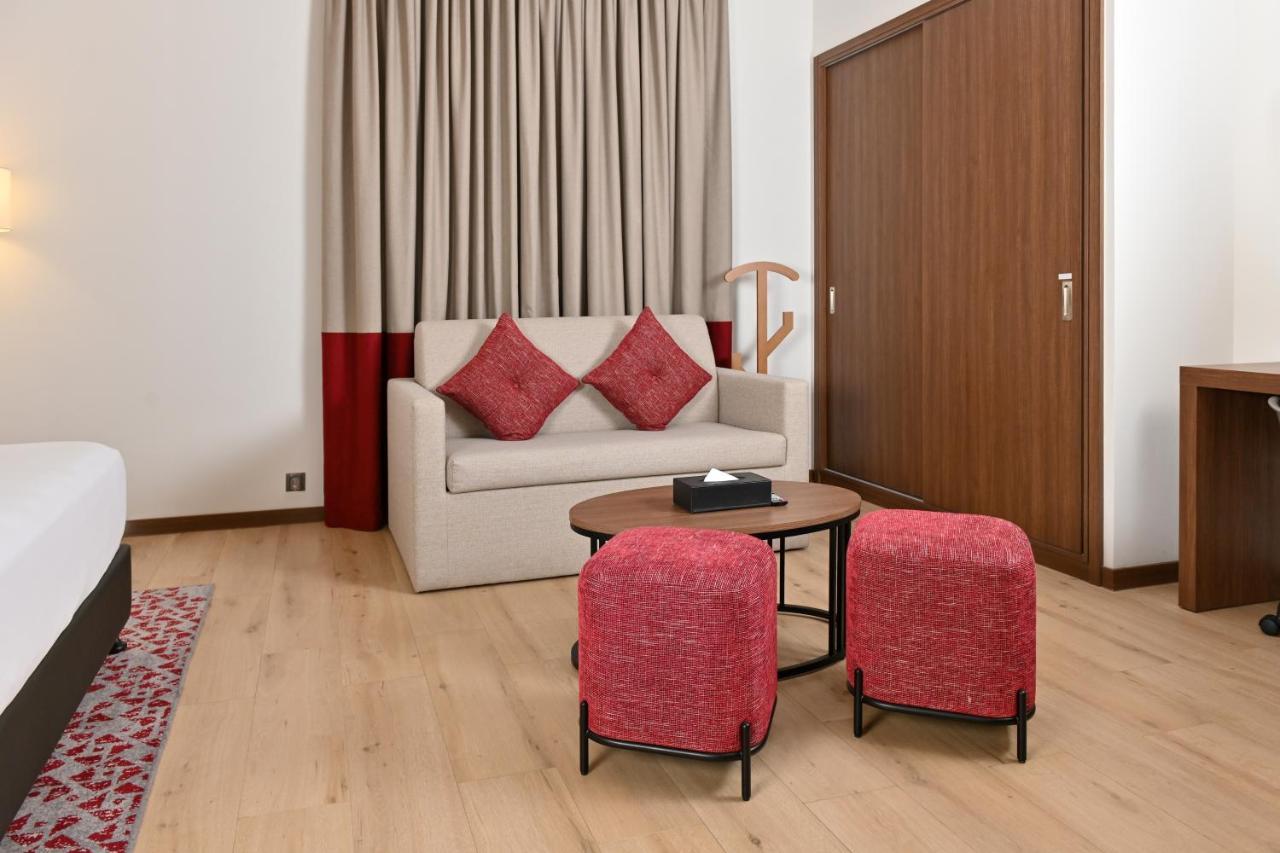 Comfort Hotel Jeddah King Road Exteriör bild