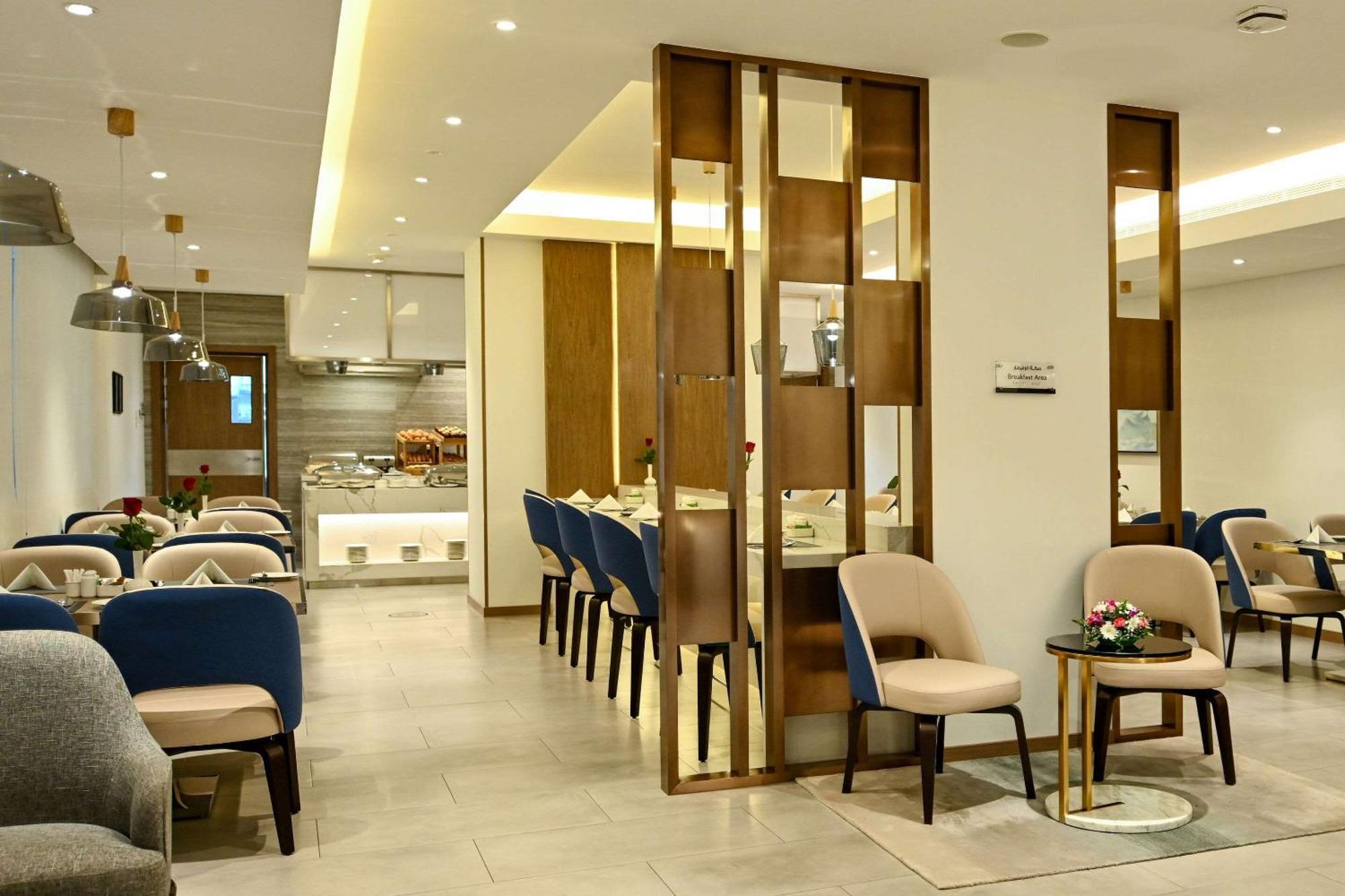 Comfort Hotel Jeddah King Road Exteriör bild