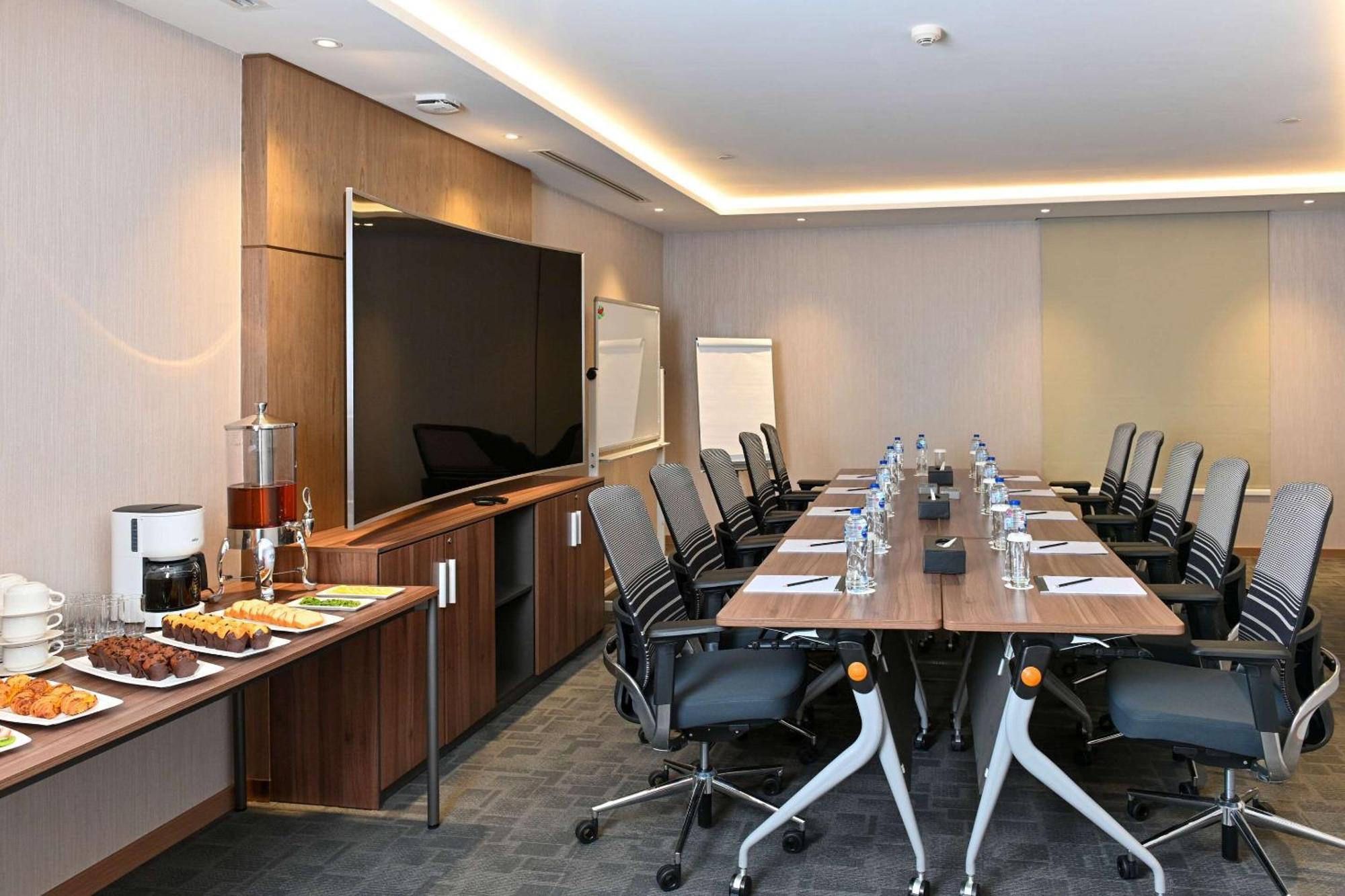 Comfort Hotel Jeddah King Road Exteriör bild