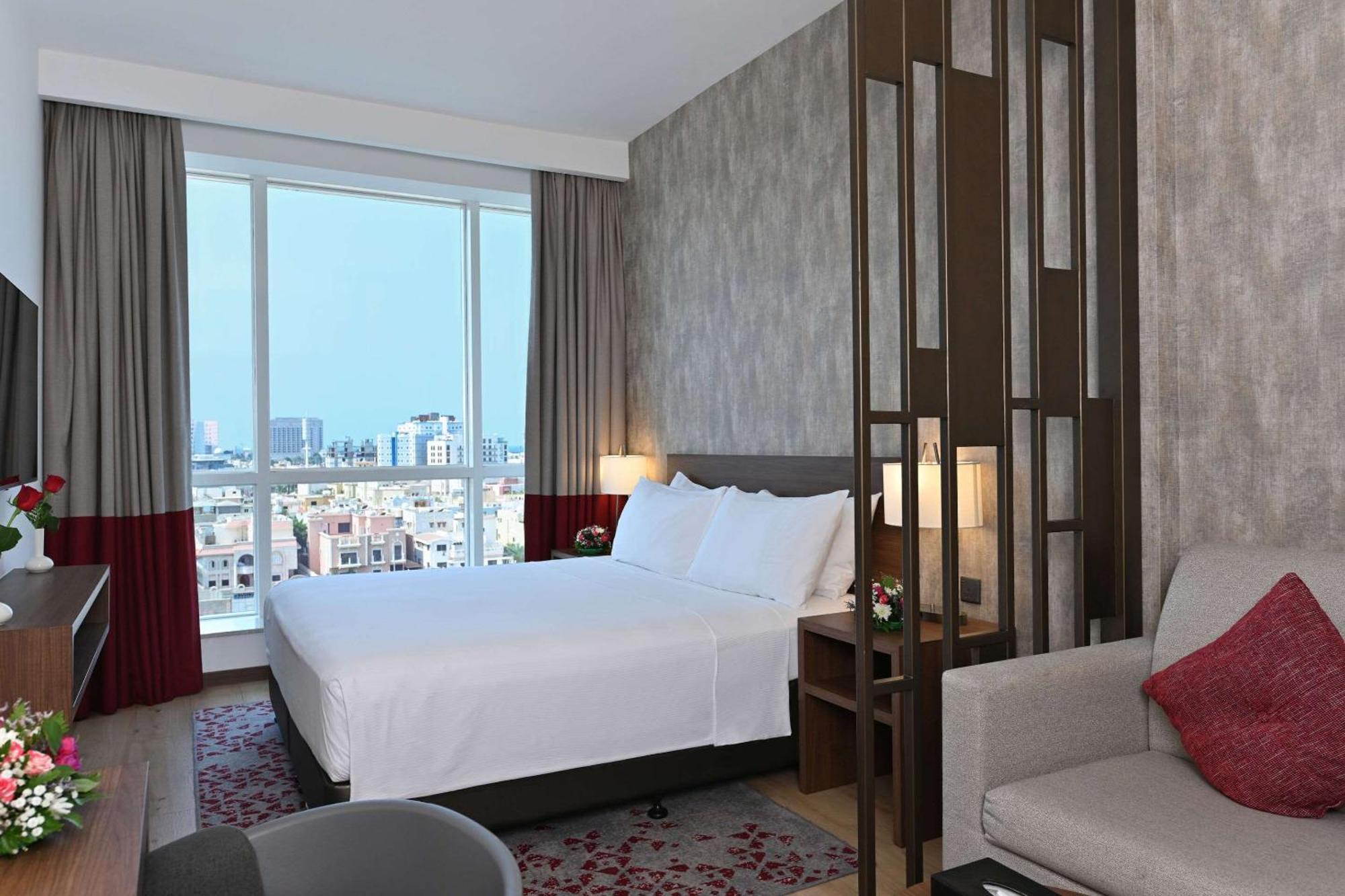 Comfort Hotel Jeddah King Road Exteriör bild