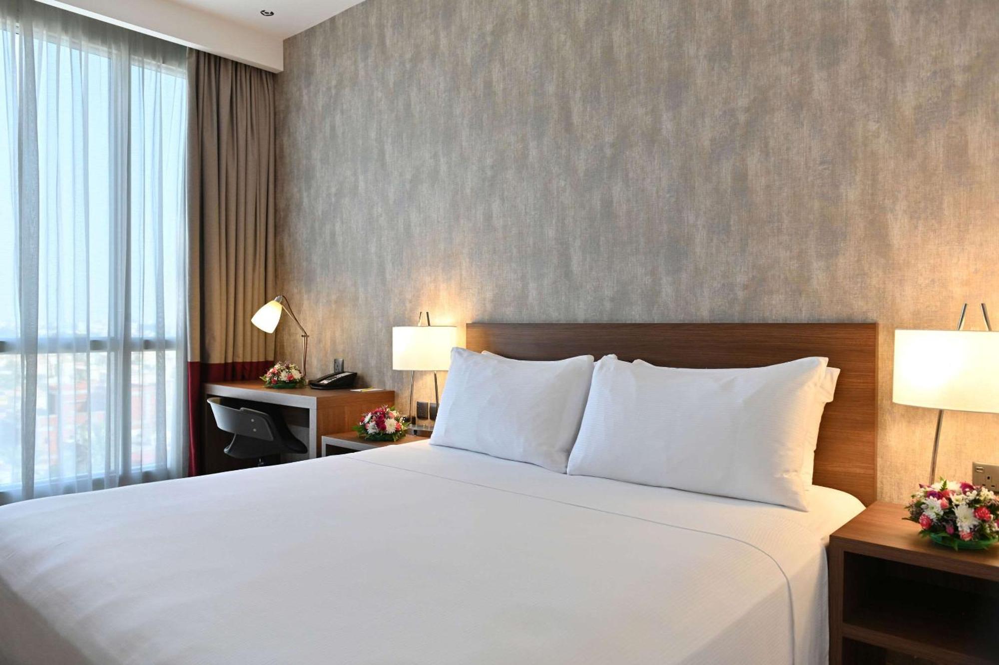 Comfort Hotel Jeddah King Road Exteriör bild